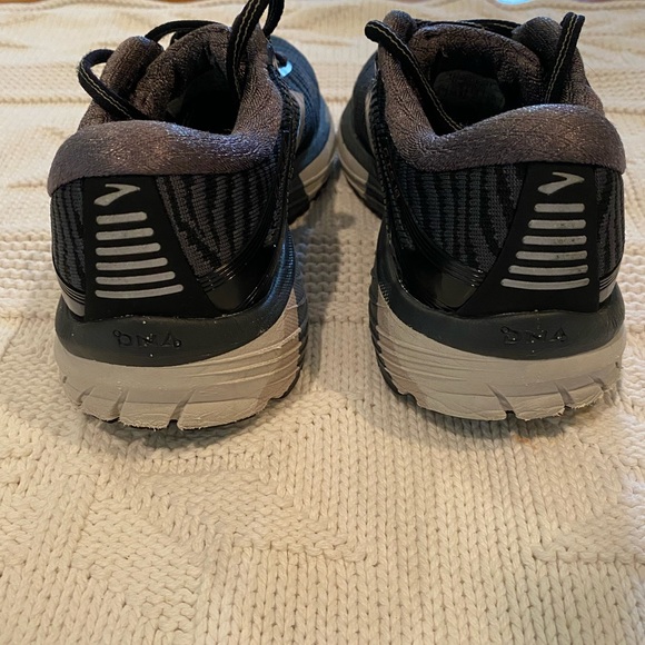 Brooks Women’s GTS 18, 6B - Picture 4 of 4